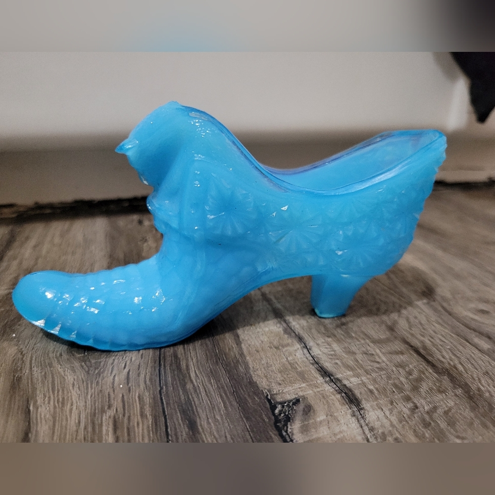 Vintage Degenhart cats head style and button milky blue daisy flag glass slipper